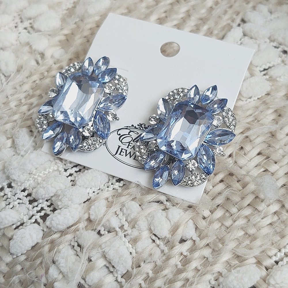 Large stud earring
